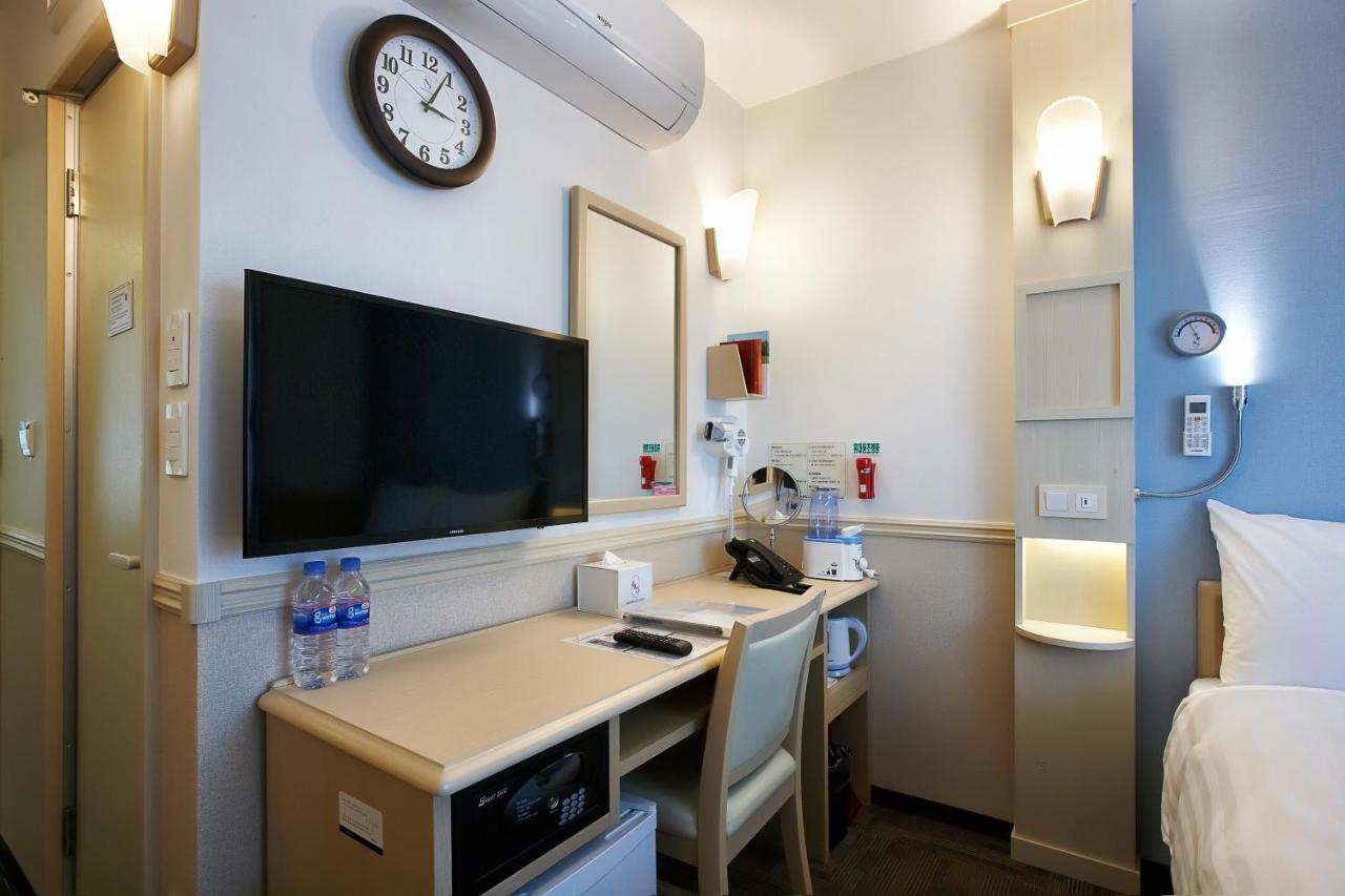 Toyoko Inn Seoul Yeongdeungpo Экстерьер фото