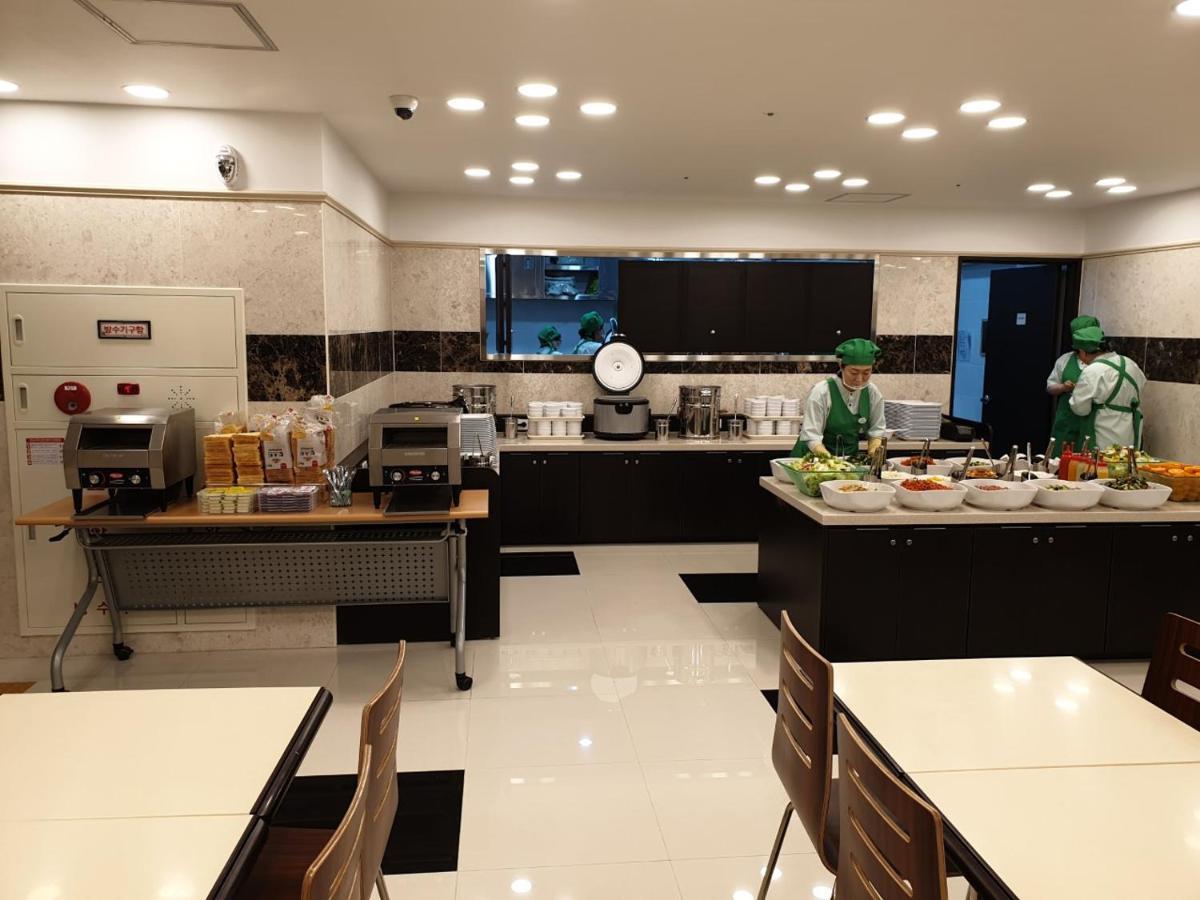 Toyoko Inn Seoul Yeongdeungpo Экстерьер фото