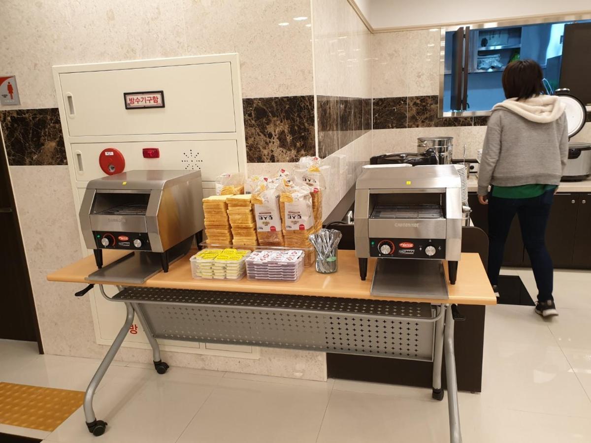 Toyoko Inn Seoul Yeongdeungpo Экстерьер фото